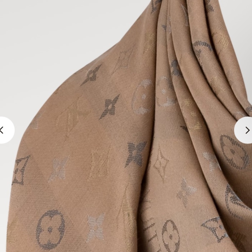 Louis Vuitton, So Shine Monogram Shawl. Beige color. - Picture 2 of 8